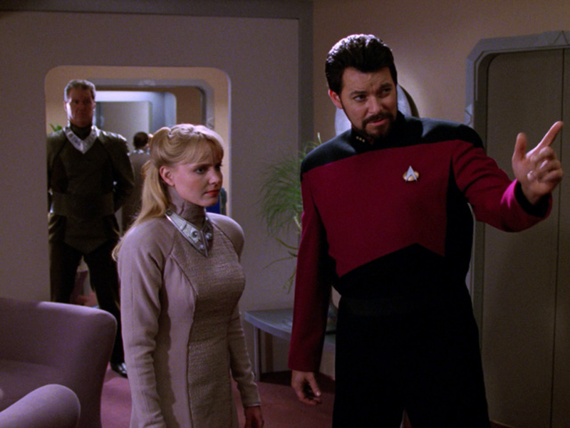 Illustration for article titled Los trajes más locos e increíbles de Star Trek: La nueva generación